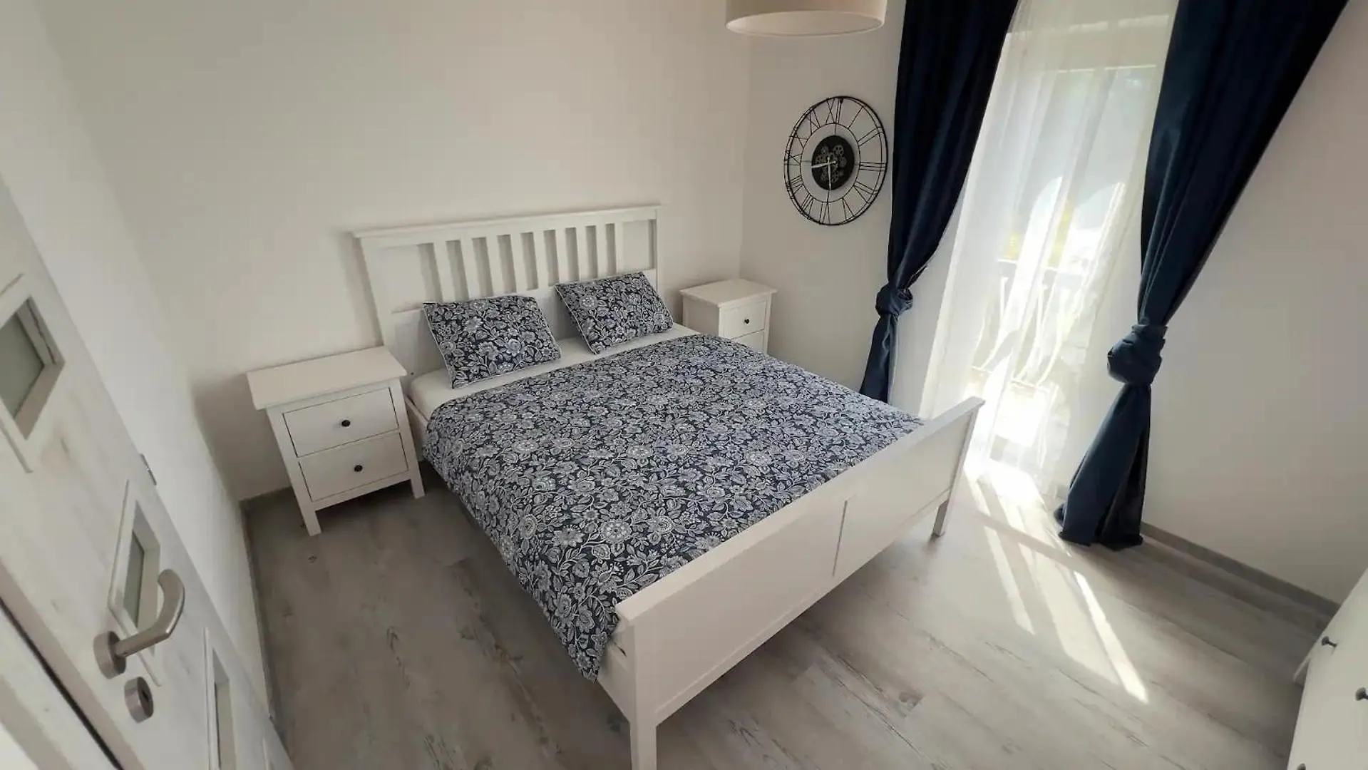Four-Bedroom Seafront Villa In Maslenica 0*,