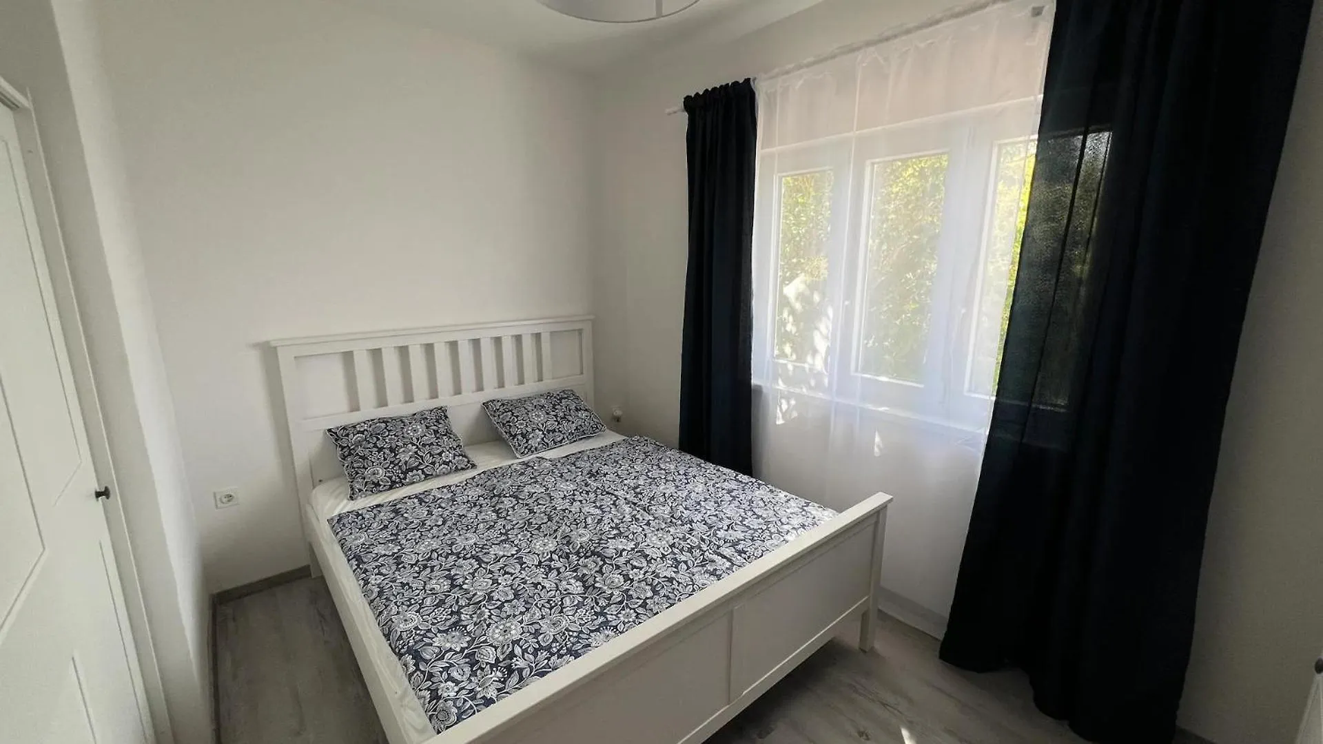 Four-Bedroom Seafront Villa In Maslenica