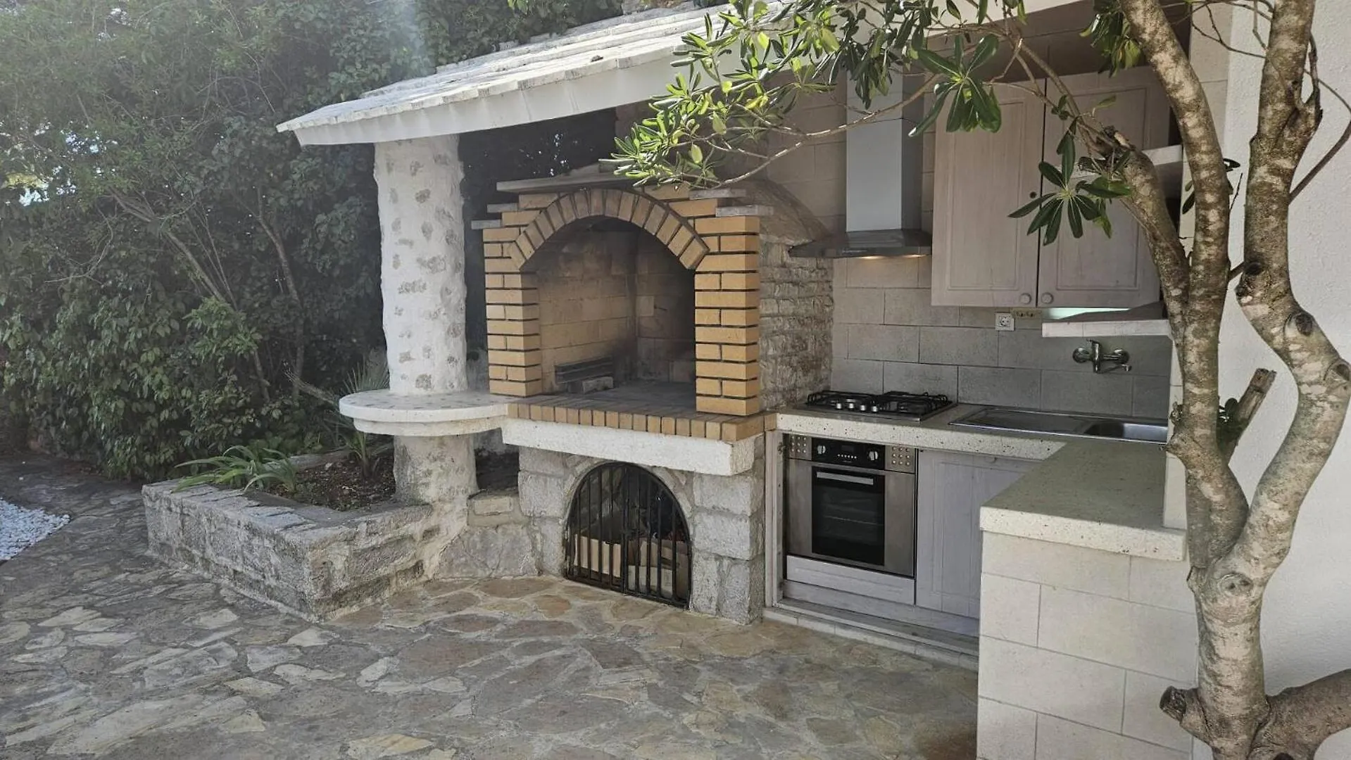 Four-Bedroom Seafront Villa In Maslenica