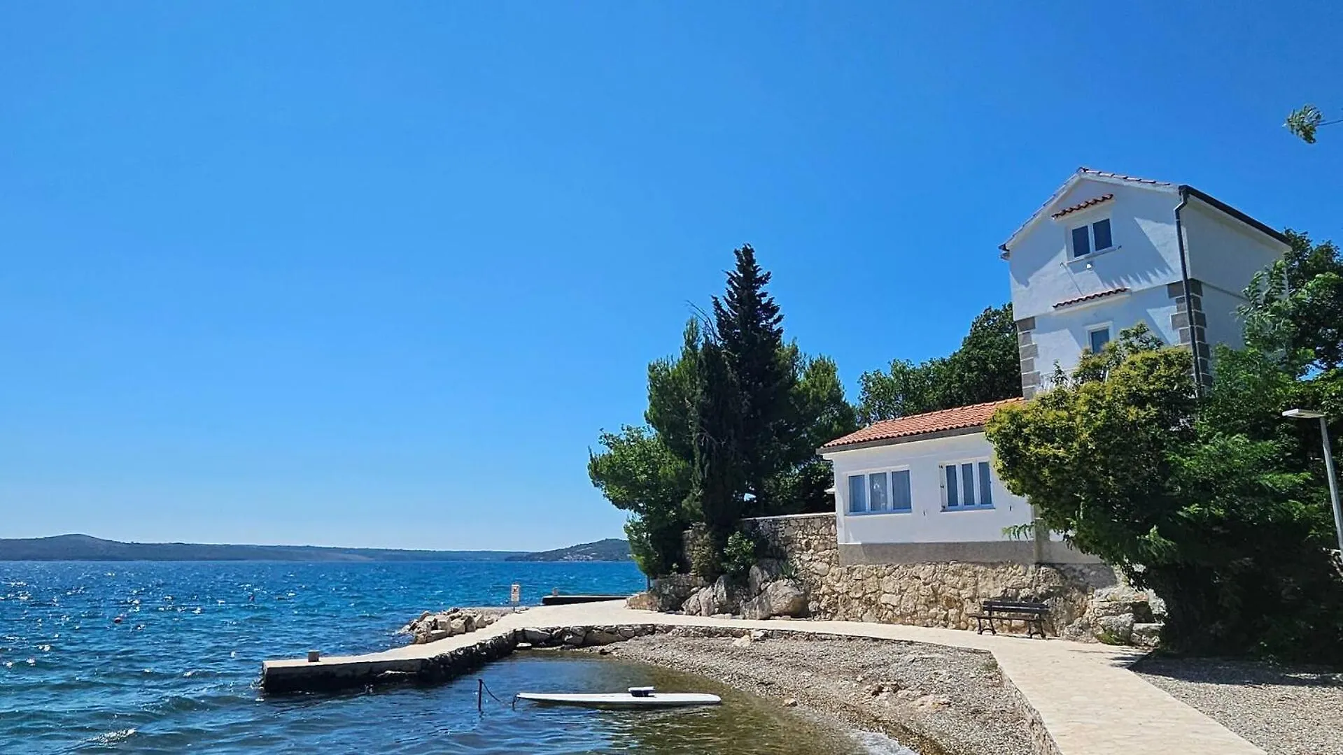 Four-Bedroom Seafront Villa In Maslenica